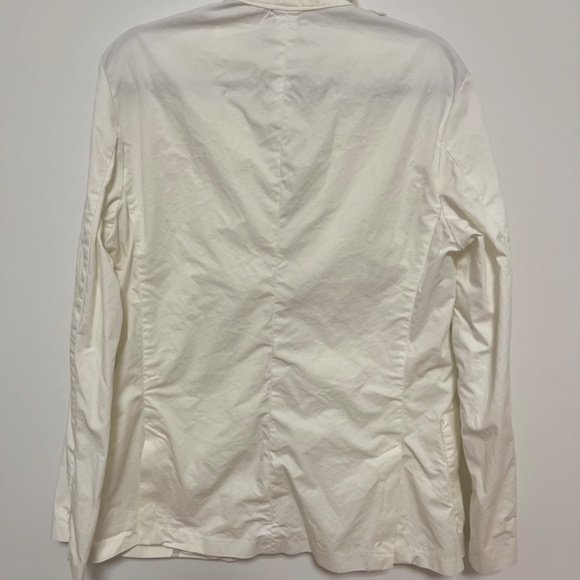 Modern suit - Picture 4 of 5